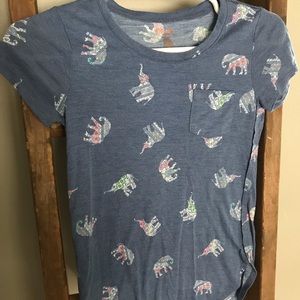 💜4/$10 3/$8 Elephant print tshirt
